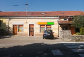 ISTRA, ROČ - Hostel - stambeno-poslovna zgrada 550 m2, Buzet, House