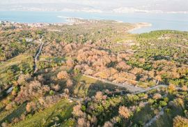 Otok Krk, Šilo -  Očišćen, ravan MASLINIK, buduće građevinsko, 600m do prekrasnih plaža, mora i supermarketa s pristupnim putem !, Dobrinj, Arazi