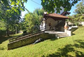 KARLOVAC - Dvojna obnovljena kuća s predivnom okućnicom, Barilovići, Kuća