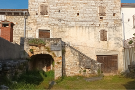 ISTRA, SV. LOVREČ- stara kamena kuća za adaptaciju, Kanfanar, House