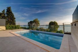 CRIKVENICA - Vila s bazenom i panoramskim pogledom na more, Crikvenica, Haus