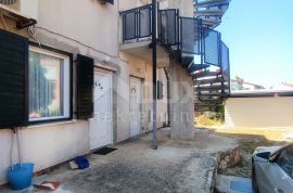 ISTRA, PREMANTURA - Kuća na 3 etaže s garažom - POGLED NA MORE!!, Medulin, Famiglia