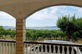 ZADAR, PLOČE - Prostrana višekatnica s pogledom na more, Zadar, بيت