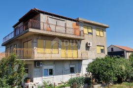 ZADAR, BELAFUŽA - dvoetažni stan za adaptaciju, Zadar, Appartment