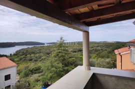 ISTRA,VINKURAN - Apartmanska kuća sa prekrasnim pogledom na more, Medulin, Famiglia