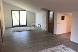 OPATIJA, CENTAR - samostojeća villa 605m2 s pogledom na more + okoliš 600m2, Opatija, Maison