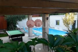 ISTRA, PREMANTURA Dvije kuće za odmor s bazenom - PORED MORA!!, Medulin, Ev