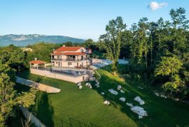 ISTRA, LABIN, PIĆAN - Luksuzna vila s pogledom ispred zelene zone, velika okućnica - Rijetkost na tržištu!!, Labin, Ev