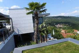 OPATIJA, LOVRAN - luksuzna vila s predivnim pogledom na more, bazenom i okućnicom površine 500m2, Lovran, Haus