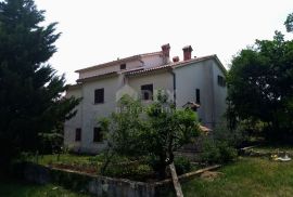 ISTRA, LABIN - Lijepa kuća blizu grada s uređenom okućnicom, Labin, Σπίτι