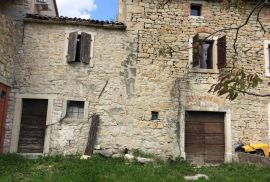 ISTRA, MOTOVUN - Kamena kuća s okućnicom u okolici Motovuna s pogledom na zelenilo, Motovun, Дом