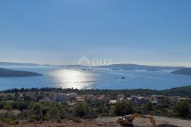 DALMACIJA, TROGIR Građevinsko zemljište s pogledom na more, Trogir, أرض