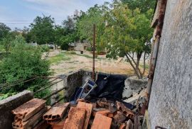 ISTRA, LABIN - Kamena kuća s idejnim projektom obnove, Labin, House