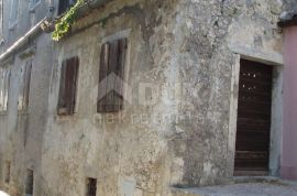 ISTRA, PIĆAN - Kamena kuća u nizu za adaptaciju, Pićan, Σπίτι