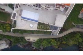 OPATIJA - villa sa bazenom 1. red do mora - unikatna nekretnina na tržištu!, Opatija, Casa