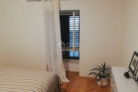 ZAMET - samostojeća kuća s tri stambene jedinice, Rijeka, Kuća