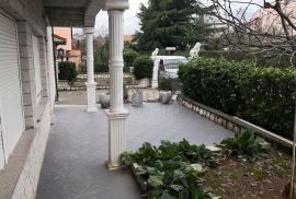 DONJA DRENOVA - Veća obiteljska kuća sa pet stanova garažom i okućnicom, Rijeka, Ev