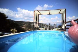 LOVRAN - prekrasna luksuzna dvojna kuća s bazenom i panoramskim pogledom na more, Lovran, Famiglia