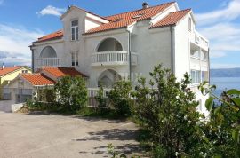 NOVI VINODOLSKI - kuća / villa sa apartmanima sa pogledom na more 1134m2  + okućnica, Novi Vinodolski, Casa