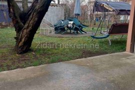 Batajnica, Braće Smiljanić, kuća na prodaju 148m2, Zemun, Famiglia