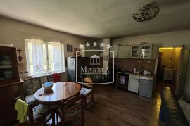 Novigrad - samostojeća kuća na zemljištu od 430m2! 250.000€, Novigrad, Kuća