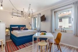 Uhodana atraktivna turistička nekretnina s 4 apartmana, Rijeka, Διαμέρισμα