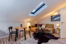 Uhodana atraktivna turistička nekretnina s 4 apartmana, Rijeka, Flat