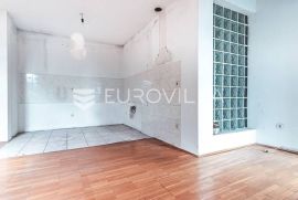 Zagreb, Stenjevec komforan trosobni stan NKP 102.82 m2, Zagreb, Apartamento