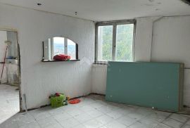 RIJEKA, KRNJEVO prostrani stambeni prostor za kompletnu adaptaciju 184m2, Rijeka, Διαμέρισμα