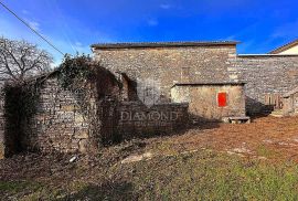Središnja Istra, Žminj, kamena kuća za renovaciju sa pomoćnim objektima, Žminj, Ev