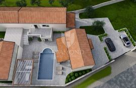 Središnja Istra, Žminj, kamena kuća za renovaciju sa pomoćnim objektima, Žminj, Σπίτι