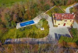 Momjan, idilična villa sa bazenom i prostranom okućnicom!, Buje, Famiglia