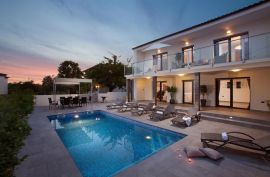 Lijepa kuća za odmor sa bazenom, Medulin, Istra, Medulin, Haus