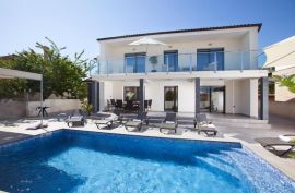 Lijepa kuća za odmor sa bazenom, Medulin, Istra, Medulin, Дом