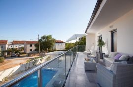 Lijepa kuća za odmor sa bazenom, Medulin, Istra, Medulin, Ev