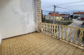 SMILJEVAC, ZADAR - Prostrana kuća za investiciju ili vaš novi dom, Zadar, Kuća