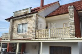SMILJEVAC, ZADAR - Prostrana kuća za investiciju ili vaš novi dom, Zadar, Famiglia