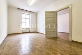 Zagreb, Centar, višesoban poslovni prostor/stan, 250 m2 na 3. katu + lift, Zagreb, Gewerbeimmobilie