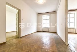 Zagreb, Centar, višesoban poslovni prostor/stan, 250 m2 na 3. katu + lift, Zagreb, Gewerbeimmobilie