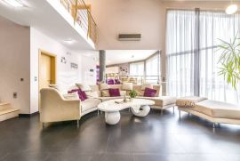 Velika Gorica, luksuzna obiteljska kuća 450 m2, Famiglia