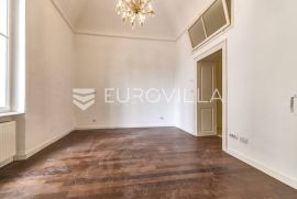 Gornji Grad, Opatička, dvoetažan peterosoban stan 250 m2, Zagreb, Apartamento