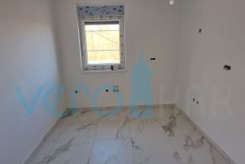 Uvala Soline, otok Krk,okolica,dvosoban stan na katu,terasa,novogradnja,prodaja, Dobrinj, Appartment