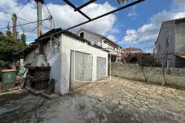 Zadar - kuća 188m2 za obnovu odlična lokacija! 590000€, Zadar, Famiglia