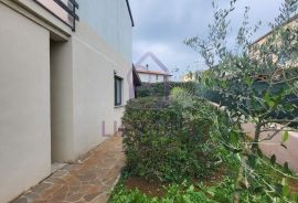 Kuća s bazenom i prekrasnim pogledom na zelenilo, Materada, 289 m2, Umag, Casa