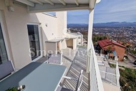 BREGI, 3SB+DB stan s terasom i pogledom na more, vanjskim bazenom i parkingom, Matulji, Kвартира