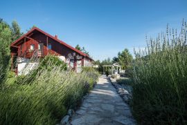 Turističko imanje kod Plitvičkih jezera, Plitvička Jezera, Kuća