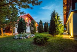 Turističko imanje kod Plitvičkih jezera, Plitvička Jezera, بيت