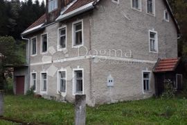 Kuća 320m2 sa velikim potencijalom (Moravice), Brod Moravice, Maison