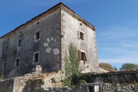 Impozantna kamena kuća za adaptaciju, Barban, Famiglia