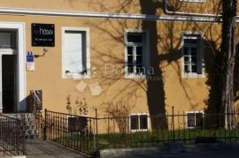 Hostel na ulazu u staru jezgru grada Zadra, Zadar, Коммерческая недвижимость